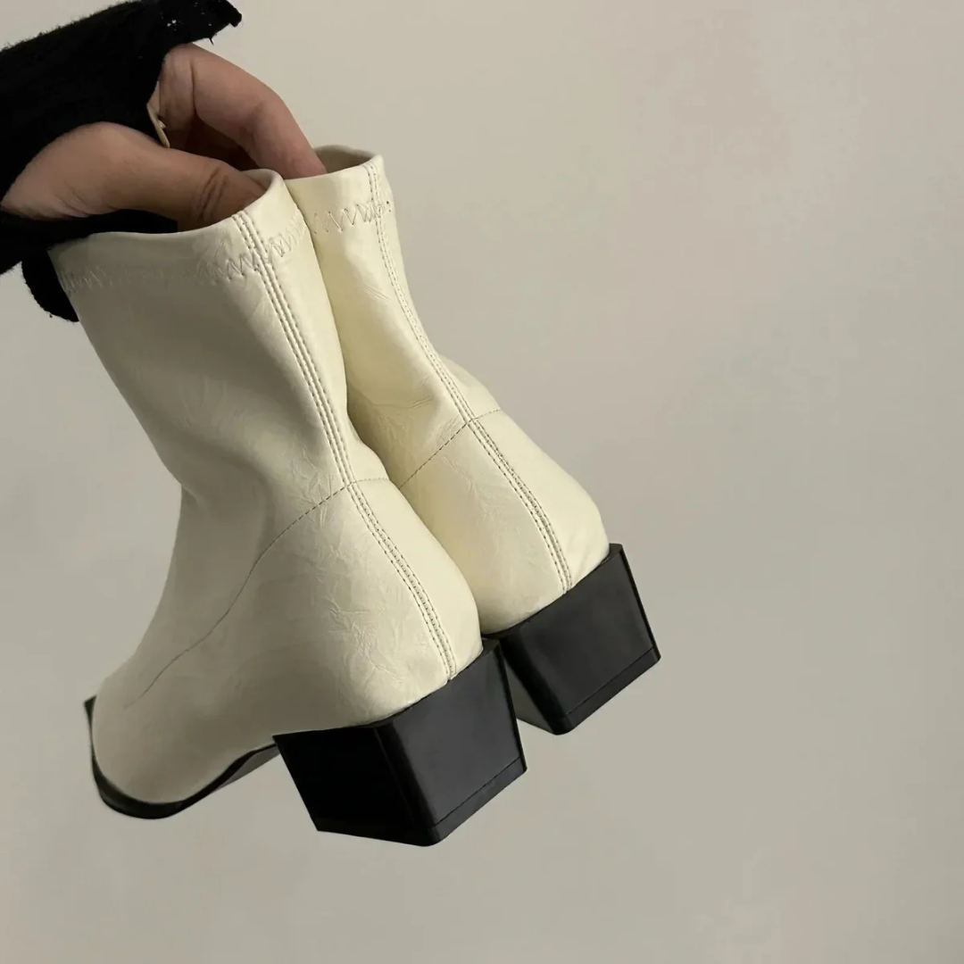Botas de Tobillo de Punta Fina para Mujeres | Cuero Elegante