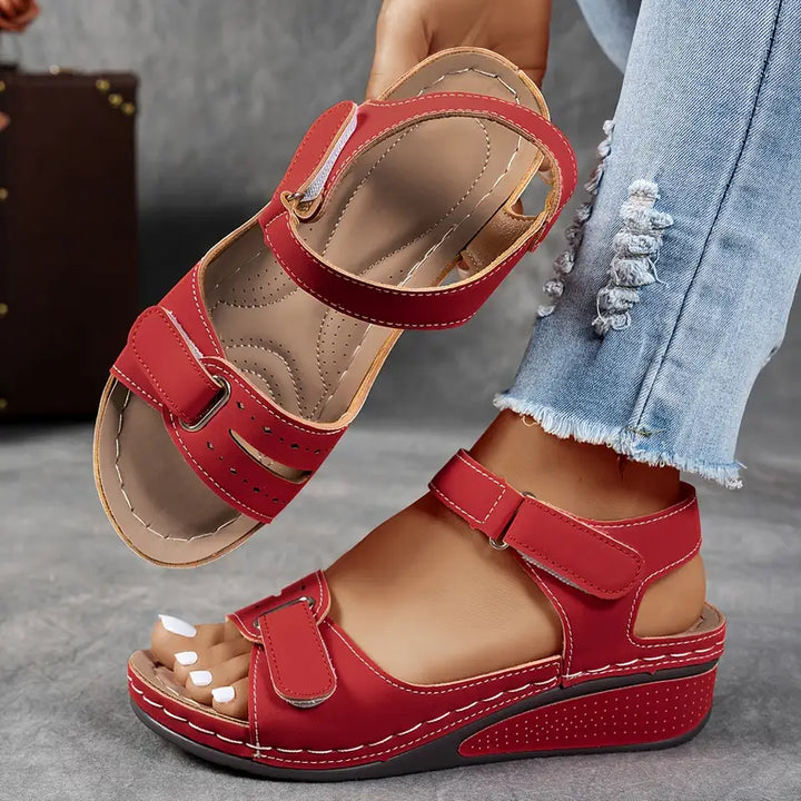 Theresa | Damensandalen mit offener Spitze, Knöchelriemen und Plateausohle