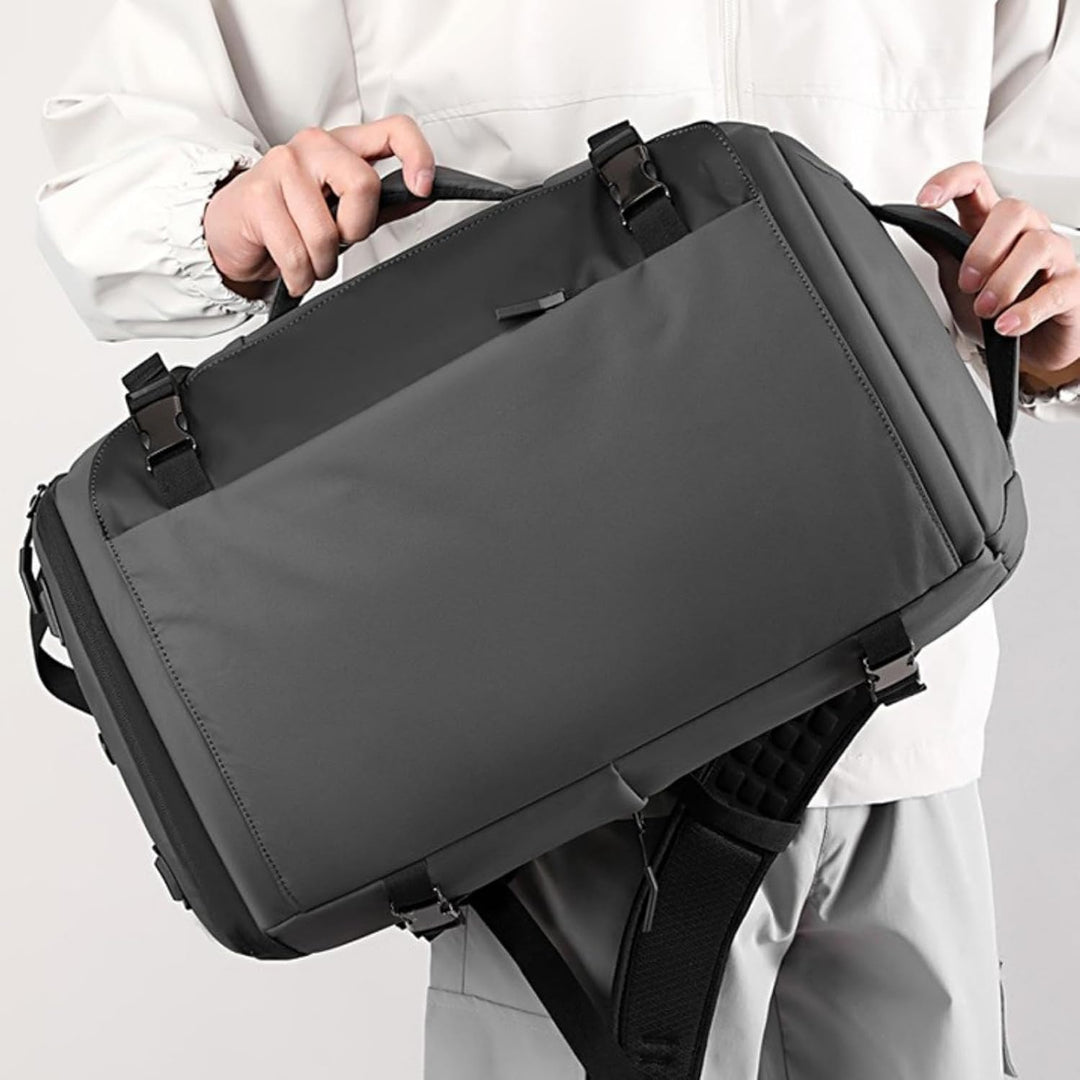 Mochila impermeable para portátil de 15” con apertura lateral y puerto USB-C