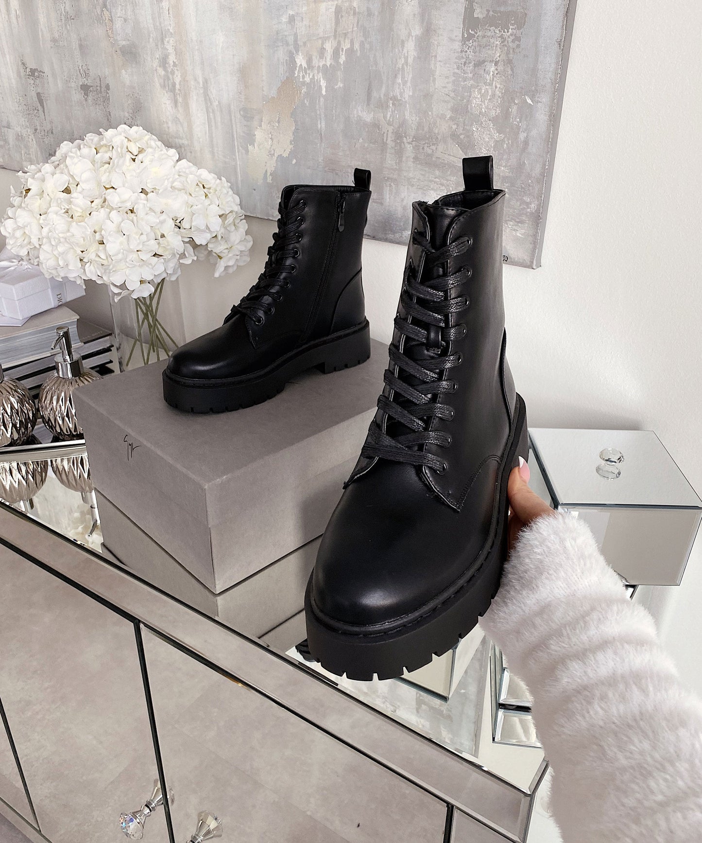 Botas de Combate Negras para Mujeres | Con Plataforma y Cordones