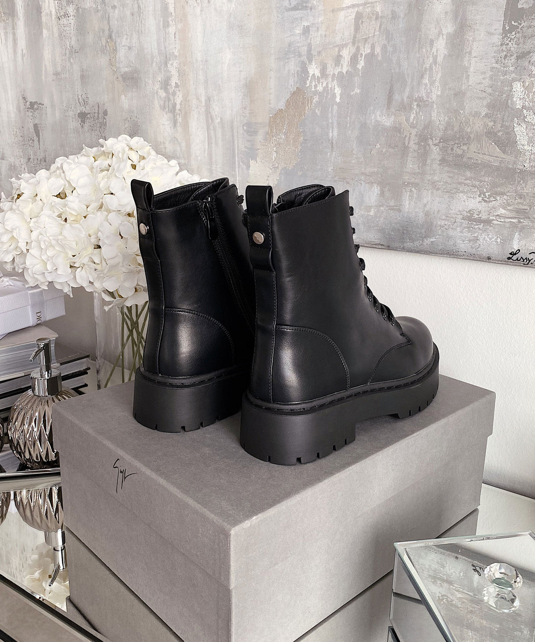 Schwarze Kampfstiefel für Damen | Mit Plateau und Schnürsenkeln