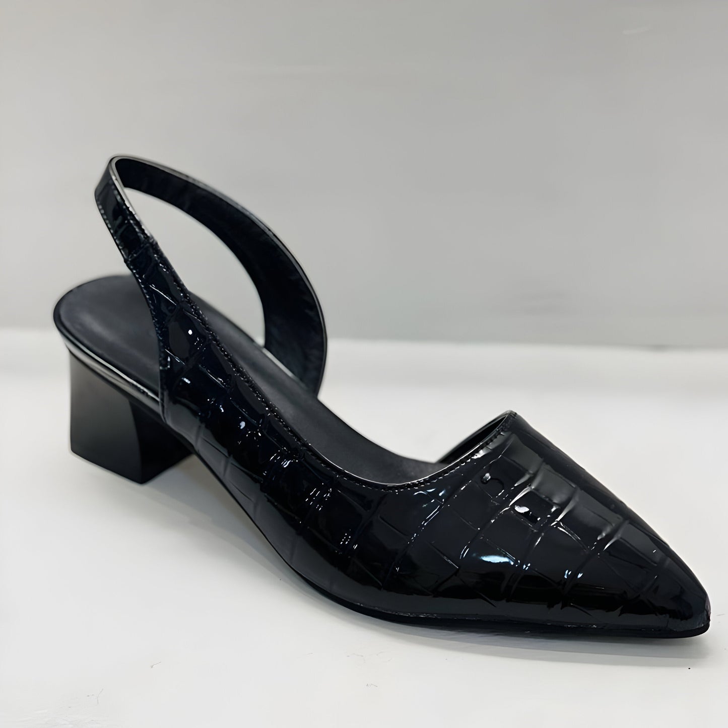 Lyra Zapatos Mujer | Tacones Bajos con Punta Fina y Talón Abierto