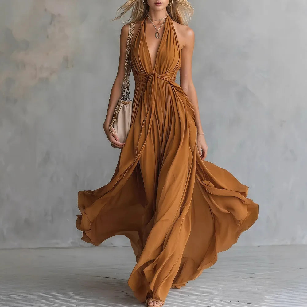 Langes Abendkleid mit Neckholder und offenem Rücken | Fließendes Maxikleid mit sanfter Plissee-Optik für Veranstaltungen