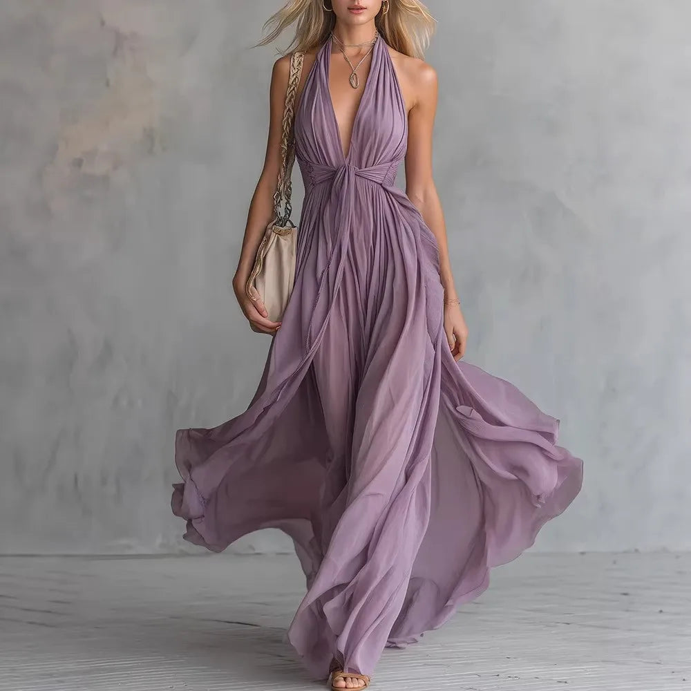 Langes Abendkleid mit Neckholder und offenem Rücken | Fließendes Maxikleid mit sanfter Plissee-Optik für Veranstaltungen