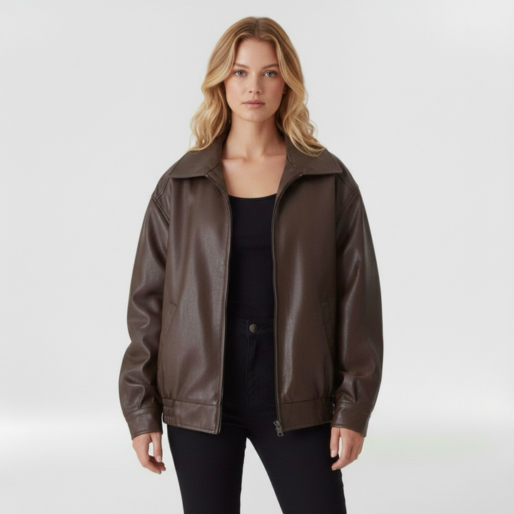 Giacca ampia in pelle sintetica per donna, ideale da indossare quotidianamente con uno stile informale.