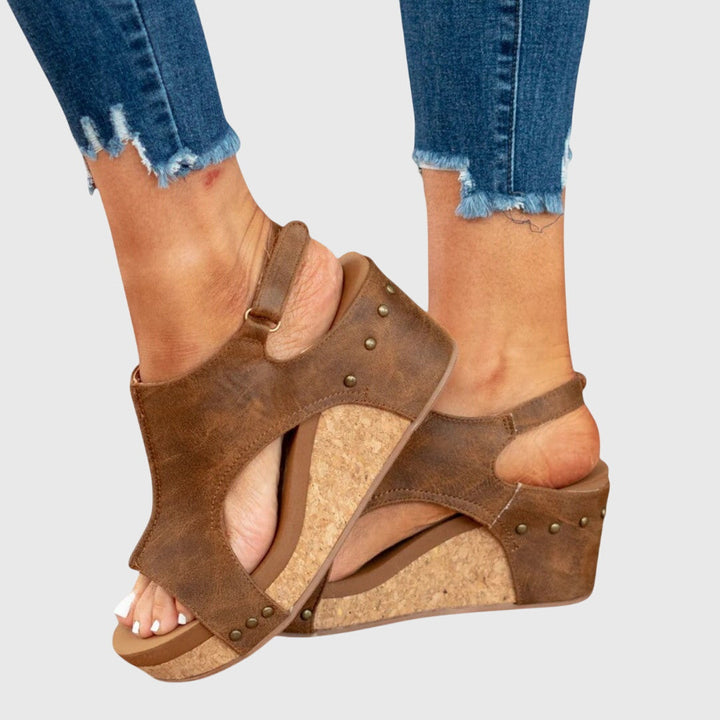 Sandalias Planas Cómodas para Mujer con Cuña Ligera y Hebilla Ajustable | Calzado de Verano Versátil y Ergonómico para Diario