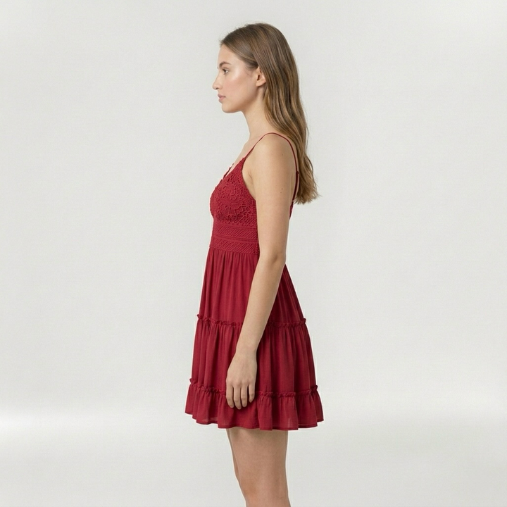 Vestito corto con spalline e volant da donna