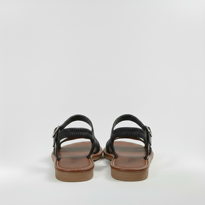 Flache Damensandalen mit breiten Riemen für den Sommer