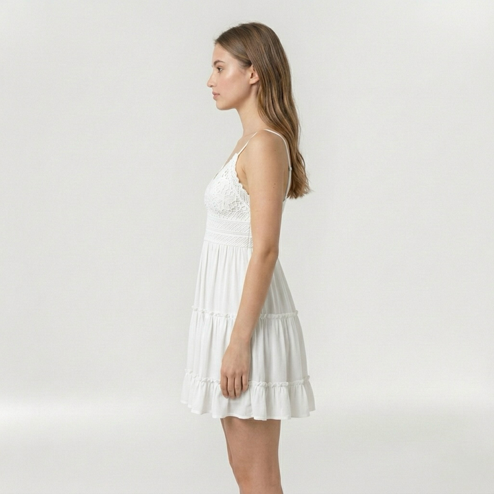 Vestito corto con spalline e volant da donna