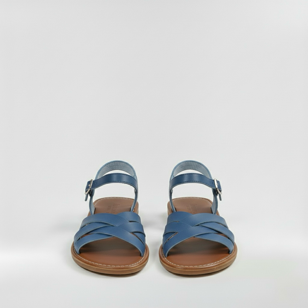 Flache Damensandalen mit breiten Riemen für den Sommer