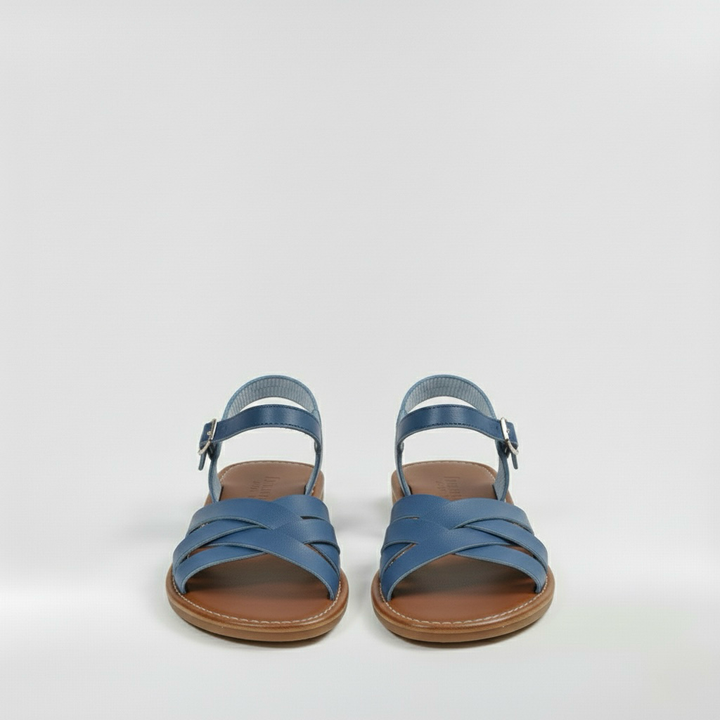 Flache Damensandalen mit breiten Riemen für den Sommer