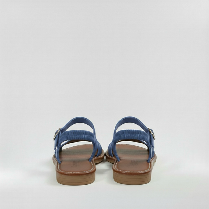 Flache Damensandalen mit breiten Riemen für den Sommer