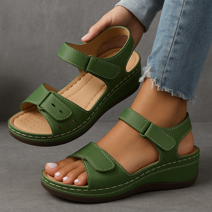 Theresa | Damensandalen mit offener Spitze, Knöchelriemen und Plateausohle