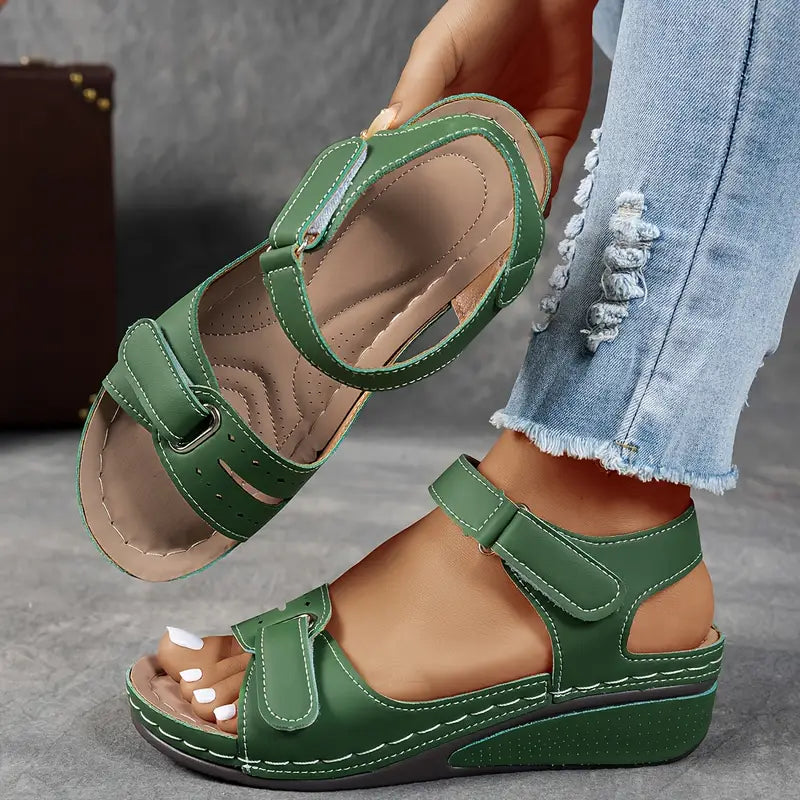 Theresa | Damensandalen mit offener Spitze, Knöchelriemen und Plateausohle