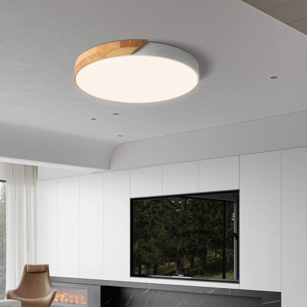Deckenleuchte mit skandinavischem Design aus Holz und LED