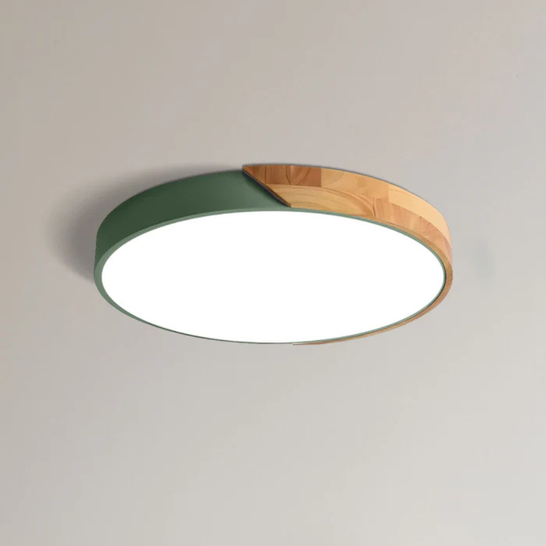 Deckenleuchte mit skandinavischem Design aus Holz und LED